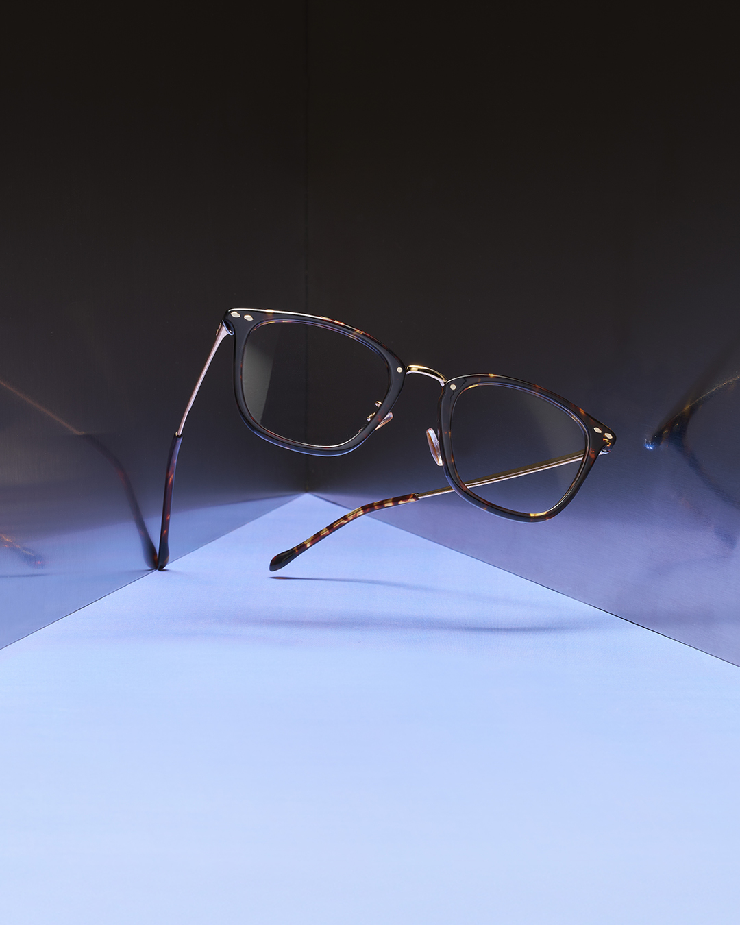 Parisian elegance with a contemporary twist! Isabel Marant eyeglasses: OUTLY price 129€ / retail price 240€. Digital catalog at link in bio.
#outly #eyewear #IsabelMarant #SeeYouInStore