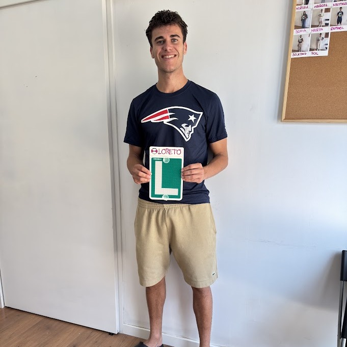 Enhorabuena Jaime, Francesc, Martin y Victor! 🎊
¡APTO en circulación conseguido! ✅🙌🏼
Vuestro esfuerzo, constancia y ganas han dado sus frutos, y hoy ya podéis decir que sois nuevos conductores. 🚘✨
Desde AUTOESCOLA LORETO estamos muy orgullosos de vosotros y felices de haberos acompañado en este camino.
¡Ahora toca disfrutar de la carretera con seguridad y libertad! 🛣️💙
¿Quieres ser el próximo en conseguirlo?
¡Te esperamos para empezar tu aventura al volante!
📍 Sitges - C/ de Rafael LLopart 20 📞 627 37 39 52
📍 St. Pere de Ribes - C/ Nou 34, Local 01 📞 628 26 58 21
📍 Cunit - Avg. Barcelona 71-73, Local 09 📞 690 12 99 02
📲 Escríbenos por redes
#Felicidades #AptoConseguido #NuevosConductores #CarnetConseguido #VamosPorElCarnet #autoescuelaloreto #ExamenAprobado #OrgulloAutoescuela
