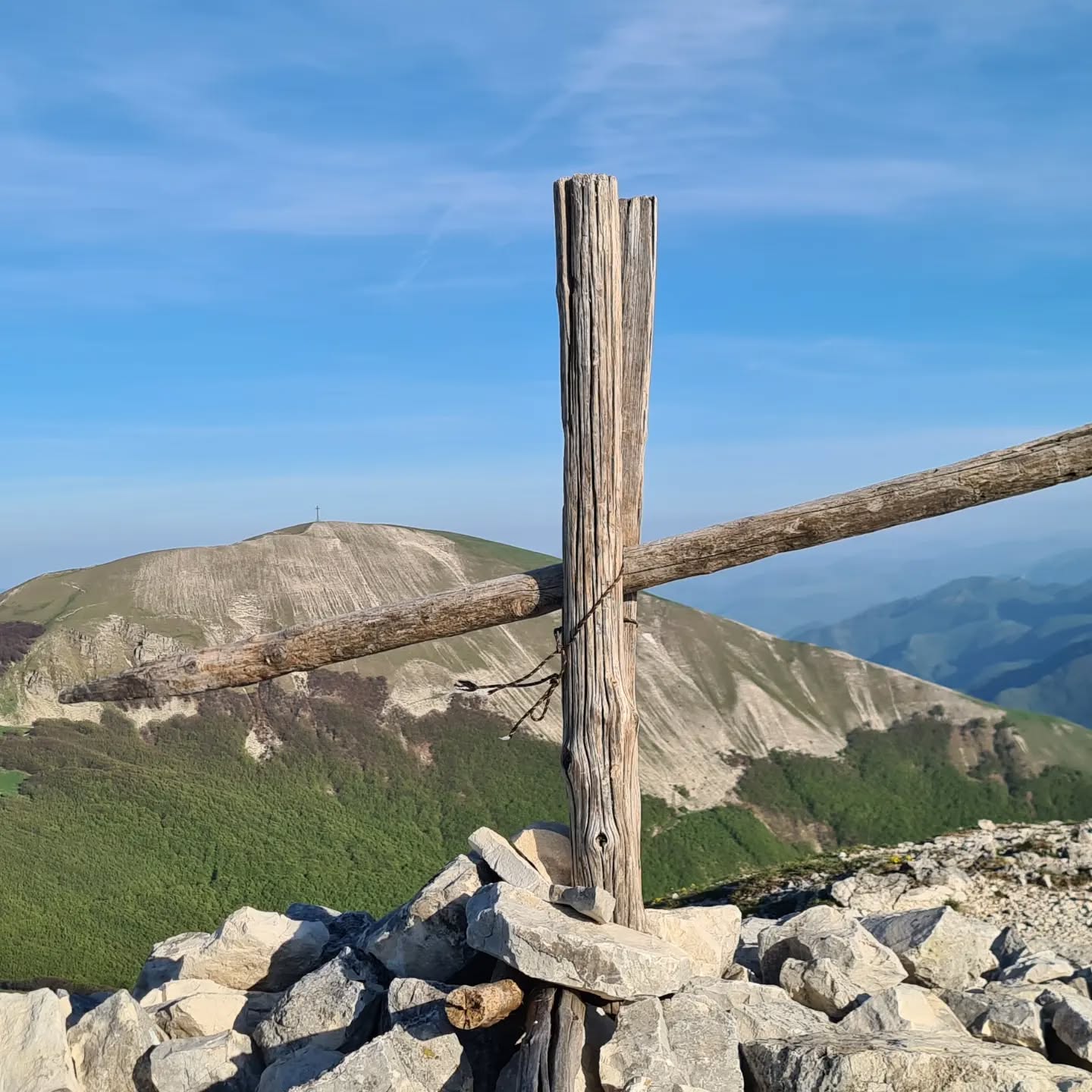 Acuto e Catria... vetta dalla vetta 😉⛰️⛰️