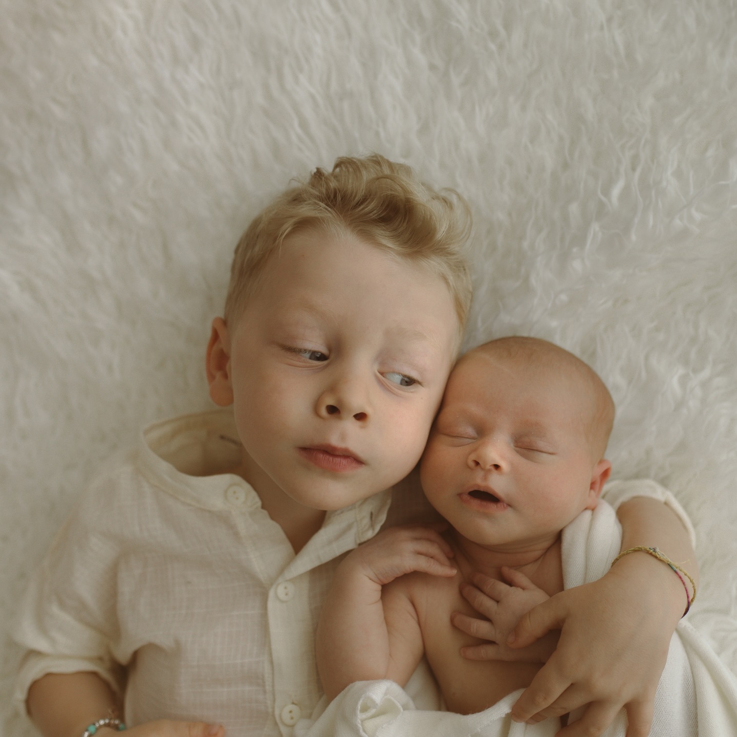 Sorelle e fratelli studio edition!
Selezionando le foto per price list e altre amenità…
I bambini sono fonte incredibile di meraviglia 🤍